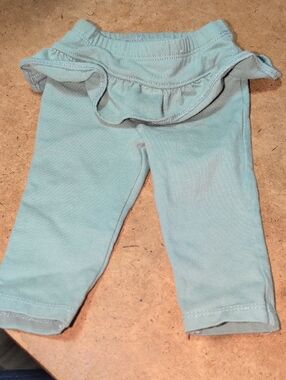 ❤️‍🔥10/$10❤️‍🔥 Baby Garanimals Green Ruffle Skirt Leggings Size 3-6M
